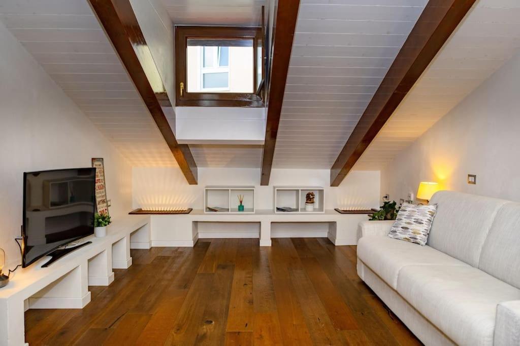 Canonica Attic Apartment Милан Экстерьер фото